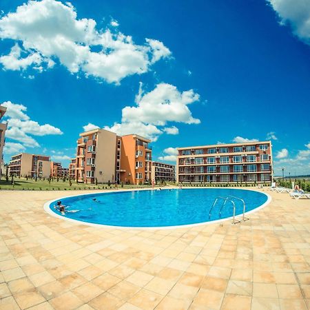 Holiday Fort Golf Club ساني بيتش المظهر الخارجي الصورة