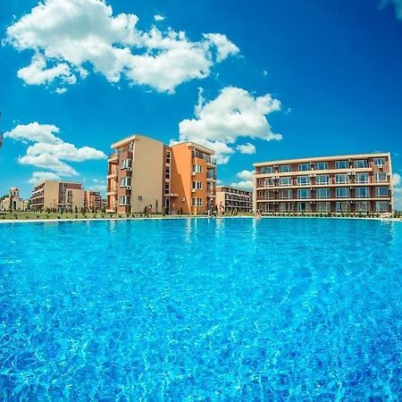 Holiday Fort Golf Club ساني بيتش المظهر الخارجي الصورة