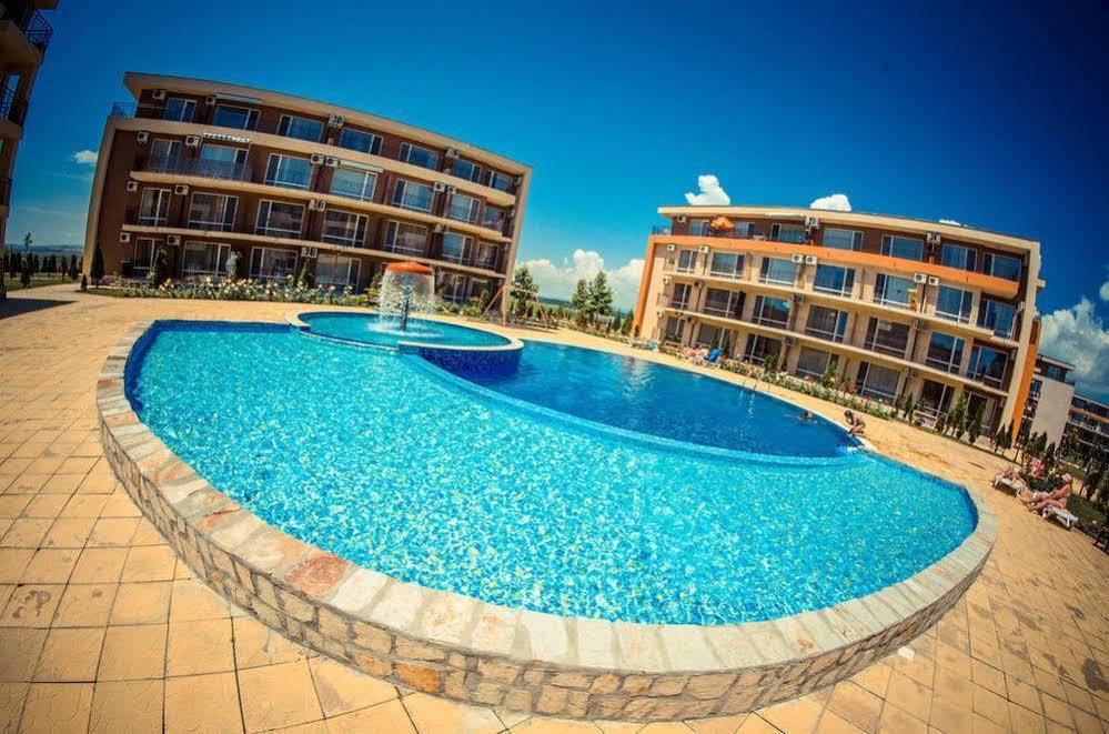 Holiday Fort Golf Club ساني بيتش المظهر الخارجي الصورة