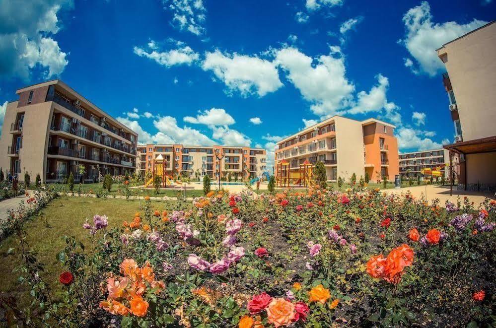 Holiday Fort Golf Club ساني بيتش المظهر الخارجي الصورة