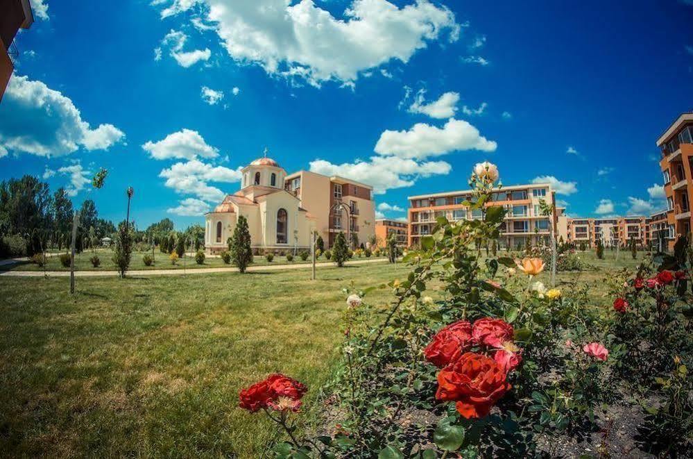 Holiday Fort Golf Club ساني بيتش المظهر الخارجي الصورة