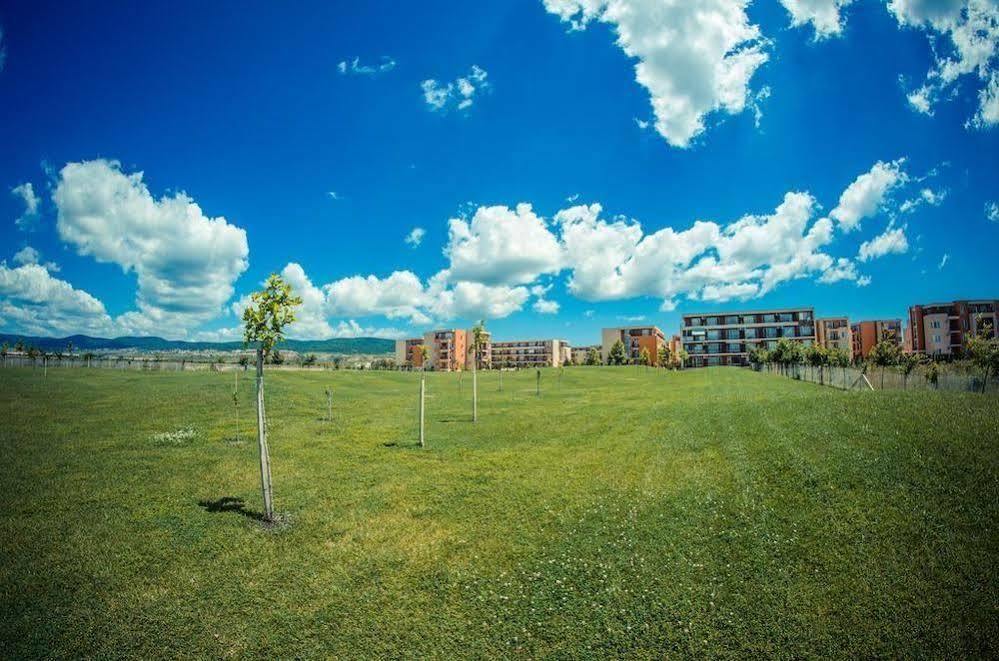 Holiday Fort Golf Club ساني بيتش المظهر الخارجي الصورة