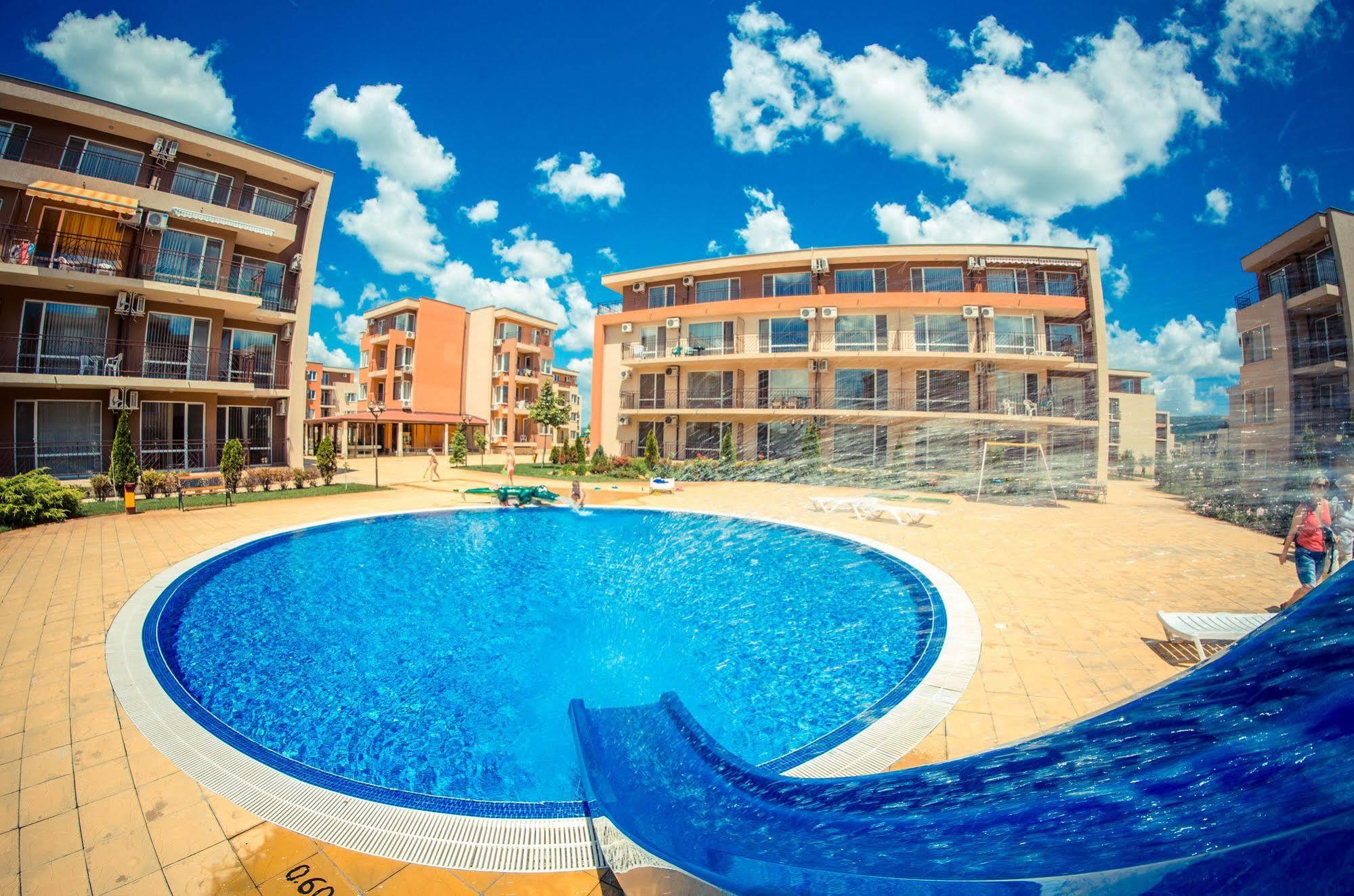 Holiday Fort Golf Club ساني بيتش المظهر الخارجي الصورة